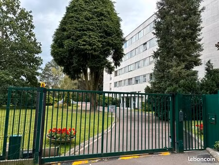 f2 meublé standing – 60 m² – edhec à pied (voie privée) – vue parc – calme absolu