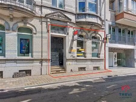 bureaux au rez de chaussée (ou appartement)