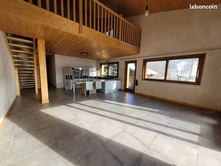 appartement 5 pièces 136 m²