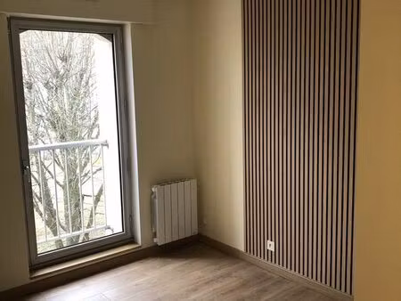 t2 proche chu et place st marc