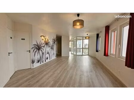 superbe logement rénové dans une tour calme chaffage inclus