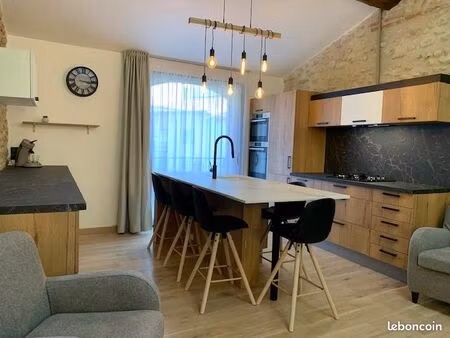 maison meublée - 2 ch - 2 salles d'eau - 2 salons