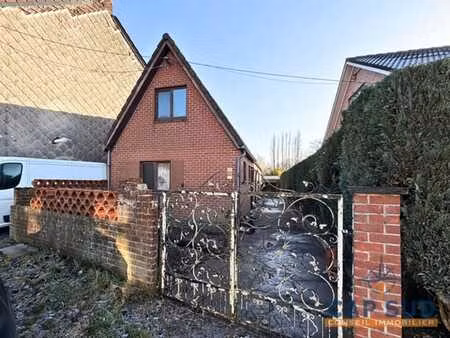 villa à rénover à fontaine-l'evêque