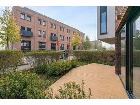 ruim en lichtrijk 3-slaapkamerappartement met groot terras m