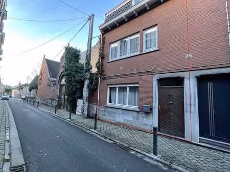 en plein coeur d'enghien! maison 3 chambres avec cour!