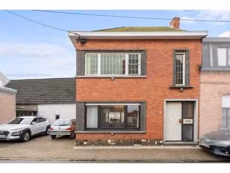 maison semi-ouverte avec grand espace à moerzeke