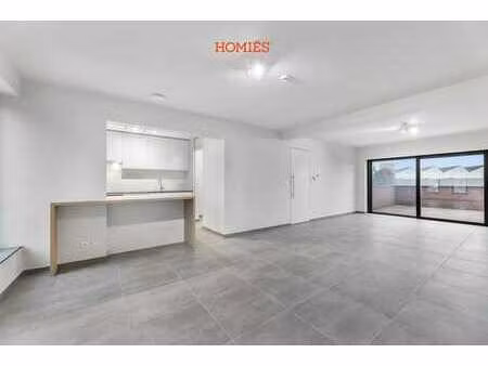 gerenoveerd app met 2 slpks en autostaanplaats