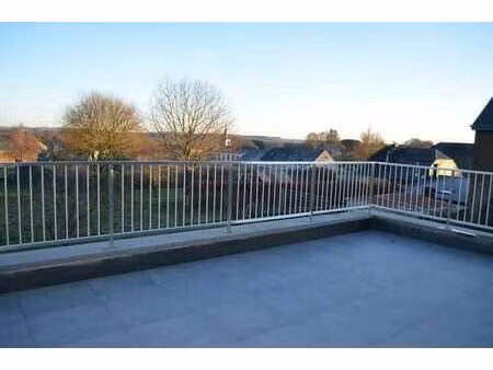 appartement entièrement rénové - tournay (neufchâteau)