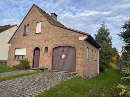 maison 3 chambres – grand terrain au centre de la hulpe