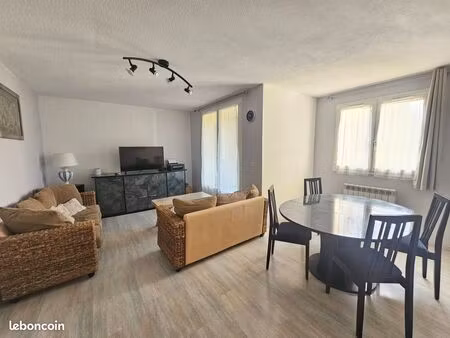 t3 meublé – 80 m² avec balcon  véranda et parking – lons (le perlic) – 950 cc