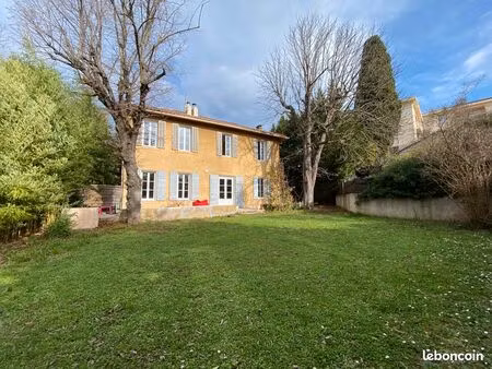 maison individuelle  aix en provence  110m²  3 chbres + 1 bureau  jardin privé