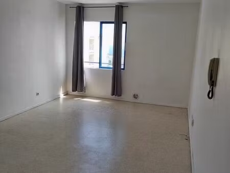 à louer studio le moufia