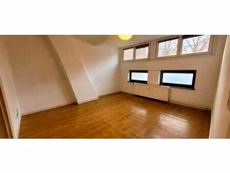 appartement 1 chambre au 2e étage près du cadran