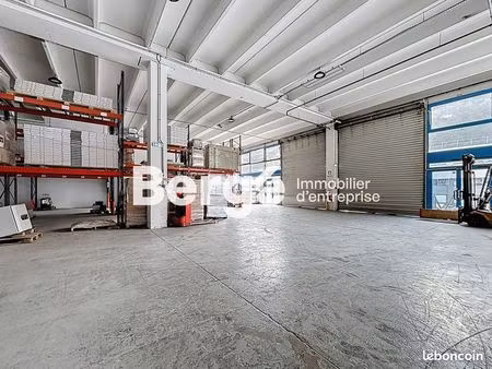 bureaux 1966 m² carros