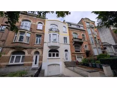 lot 4: appartement  2e ét. divisé en 2 studios à parc astrid
