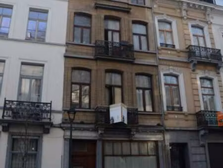 maison de rapport 5 unités - quartier louise