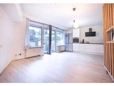 studio lumineux rénové avec terrasse verte à forest