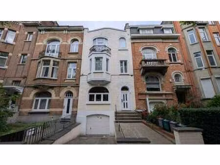 lot 5 : charmant immeuble de rapport à parc astrid