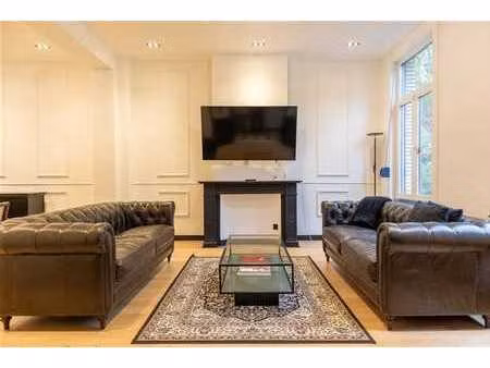 maison rénovée avec bureau indépendant face au domaine royal