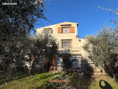 villa 4 pièces 92 m²