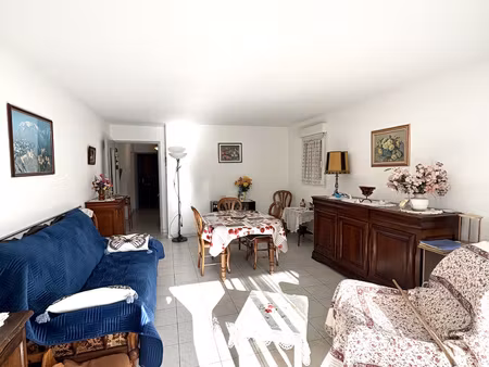 six-fours-les-plages appartement 3 pièces avec terrasse et