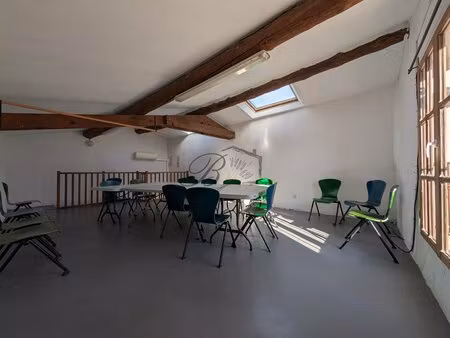 vente local de 71 m²  la bastidonne 84120.