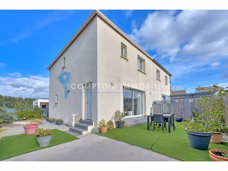 a vendre dept 30 (gard) aimargues villa 3 chambres et jardin