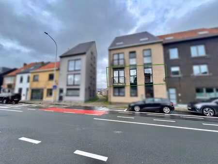 lichtrijk appartement met garage in centrum eeklo