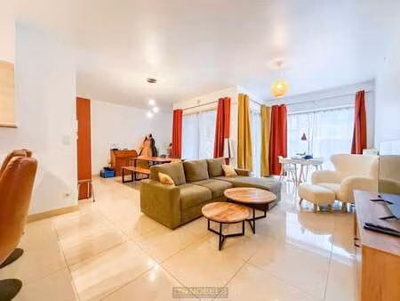 te huur  praktisch gelijkvloers appartement met ruime kel...