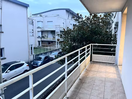 appartement t3 avec balcon et parking tours quartier les d