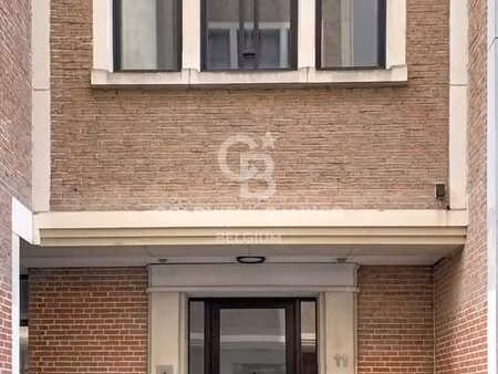 appartement non meublé – 5 et dernier étage – immeuble blato