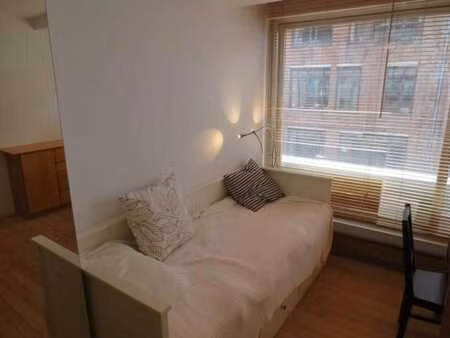 studio à 50m de l'abbaye de la cambre