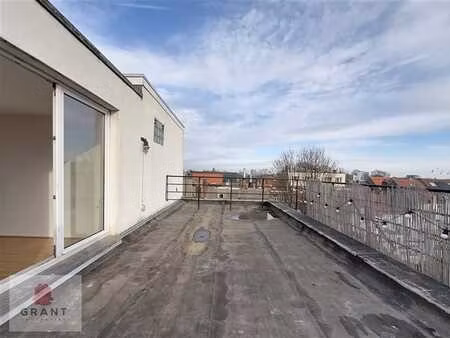 lumineux appartement 1 chambre avec grande terrasse!