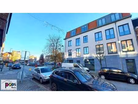 place pinoy - entre demay et h. debroux - tres grand studio