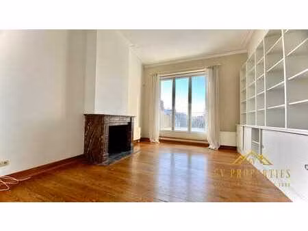 châtelain - superbe triplex 3 chambres + grande terrasse s-o