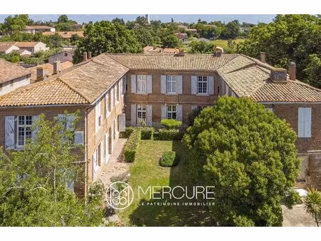 authentique propriete du xviie au coeur du village