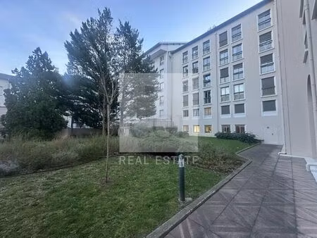 location commerce 120 m² à lyon 7 (69007)