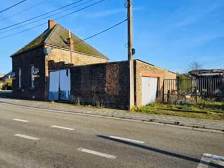 maison 4 faç/a rénover/2 chbres rez de chaussée/terrasse/jar