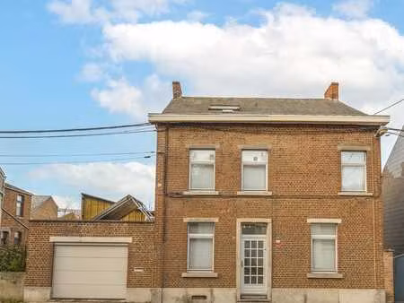 maison 4 facades - 4 chambres - hangar et piscine