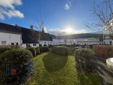 454 m² de bureaux prêts à l'emploi près de la r4