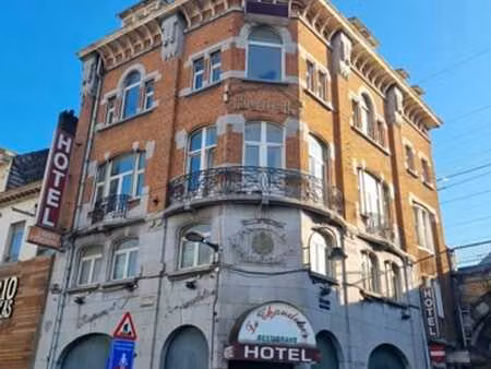 hôtel de 18 chambres à louer