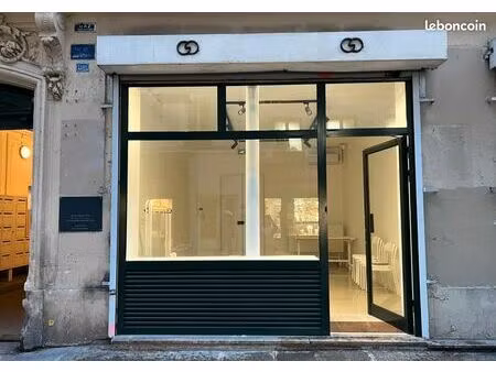 pop-up store ephemere 25 m² à louer – le marais  paris