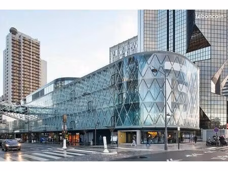 boutique 137 m² paris