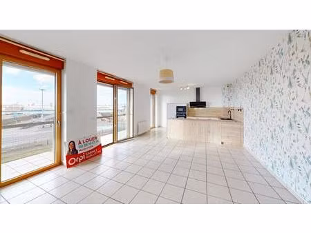 location commerce 3 pièces 65 m² à le havre (76600)