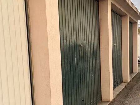 vente commerce 15 m² fréjus (83600)