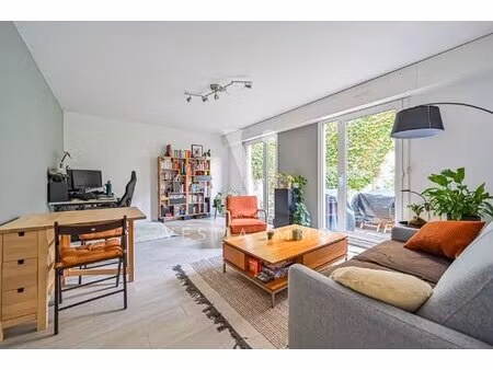 boulogne billancourt. 2 pièces au calme 50 m² avec jardin 43 m²  cave et parking