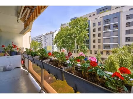 3 pièces avec balcons  caves et parkings