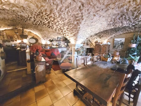 du charme pour cet appartement t4 avec jardinet