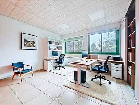 bureau rdc  très bel emplacement