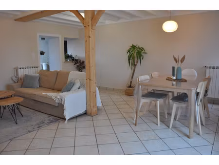 belle maison rénovée avec 3 chambres  terrain de 850 m2 et n